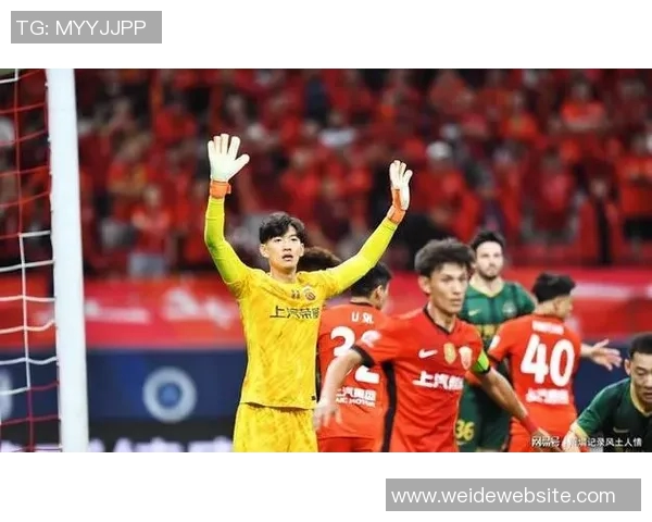 海港为颜骏凌徐新颁发纪念球衣王燊超荣获中超单轮最佳称号